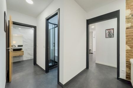 Quiet room with access to the massive terrace - Photo 3