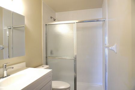 Park Royal Estates - Photo 4