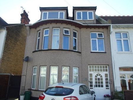 Elderton Road, Westcliff on Sea, Property for rent - Photo 4