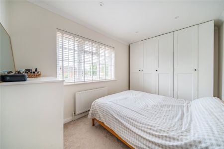 Lindley Road, Walton-on-Thames, Surrey, KT12 - Photo 3