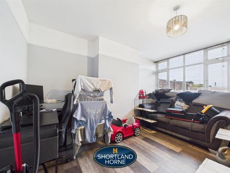 4 bedroom terraced house to rent - Photo 3