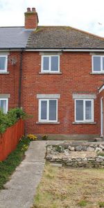 3 bedroom end of terrace house to rent - Photo 4