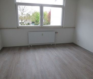 Perfekt für uns: günstige 3-Zimmer-Wohnung - Foto 2