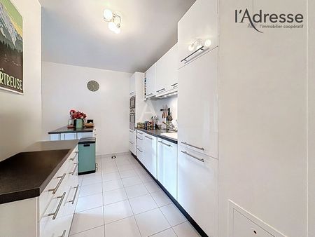 Location appartement 3 pièces, 81.00m², Suresnes - Photo 5