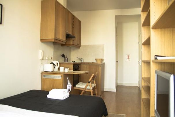 BILL INCLUDED - Cosy Studio Apartment in West Kensington, London W14 - Photo 1