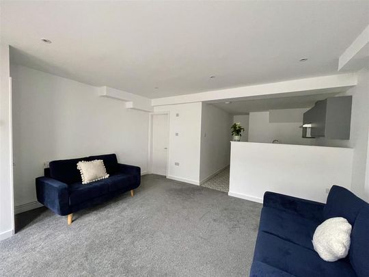 3 bedroom flat to rent - Photo 1