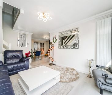 Solway, East Tilbury, RM18 - Photo 2