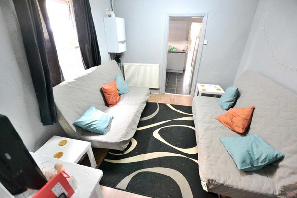 6 bedroom terraced house to rent - Photo 1