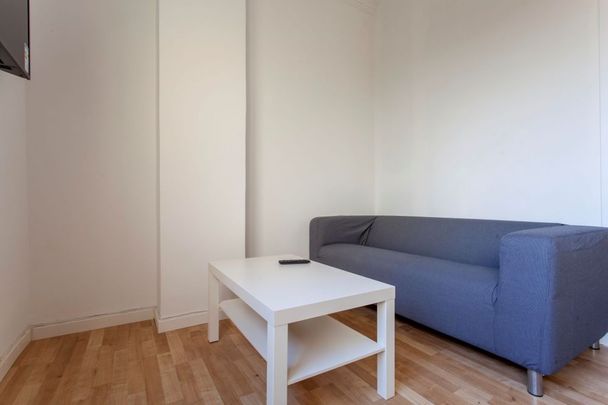 Cozy room in Actor Llorens Street - Photo 1