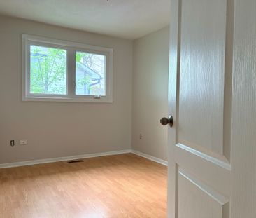 For Lease - 166 Harmony Road, Oshawa, Ontario - Photo 6