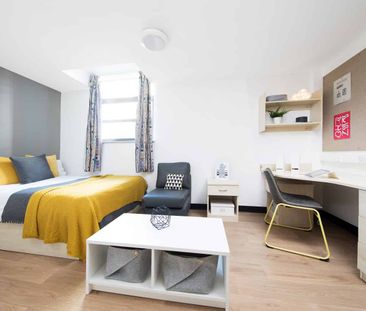 Extra Large Standard Double Ensuite - Photo 5