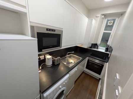 2 bedroom apartment to rent - Photo 2