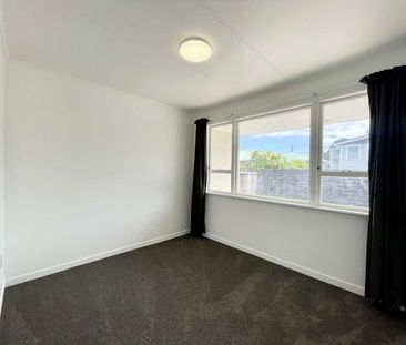 Bright and Fresh - Photo 4