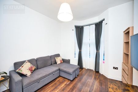 2 bedroom maisonette to rent - Photo 2