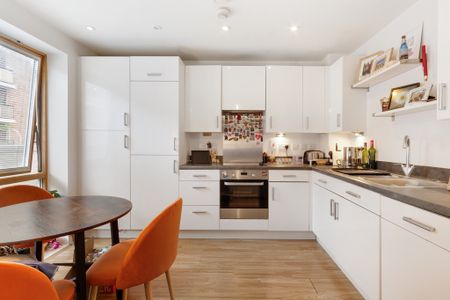 Latchmere Street, SW11, London - Photo 3