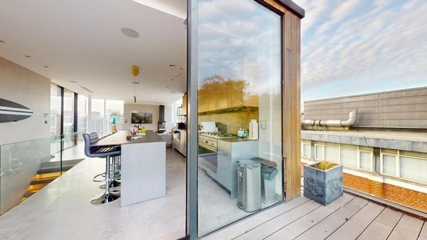 3 bedroom penthouse to rent - Photo 1