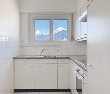 Bel appartement de 3 pièces rafraîchi au 5ème et dernier étage - Photo 6