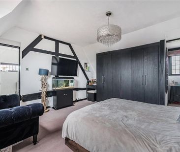 4 bedroom semi-detached house to rent - Photo 4