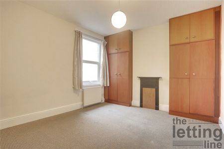 Hazelwood Lane, London, N13 5HB - Photo 5