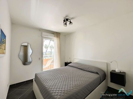 Appartement climatisé pour 4 personnes avec vue mer et piscine sur le Port d'Hyères - Photo 3