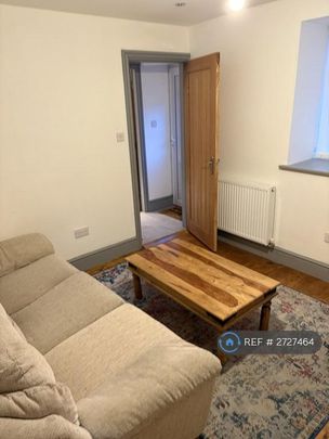 2 bedroom end of terrace house to rent - Photo 1