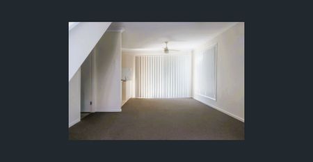 3 BEDROOM TOWNHOUSE - Photo 5