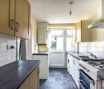 3 bedroom end of terrace house to rent - Photo 5