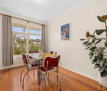 Lovely Three Bedroom Home in Mount Waverley Secondary College Schoo... - Photo 3