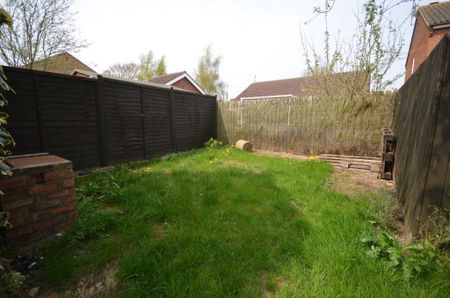 2 bedroom semi-detached house to rent - Photo 5