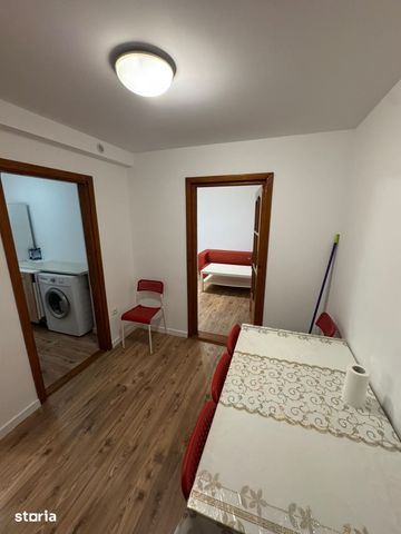 Intrare Obcini - Garsoniera in bloc de apartamente - Photo 2