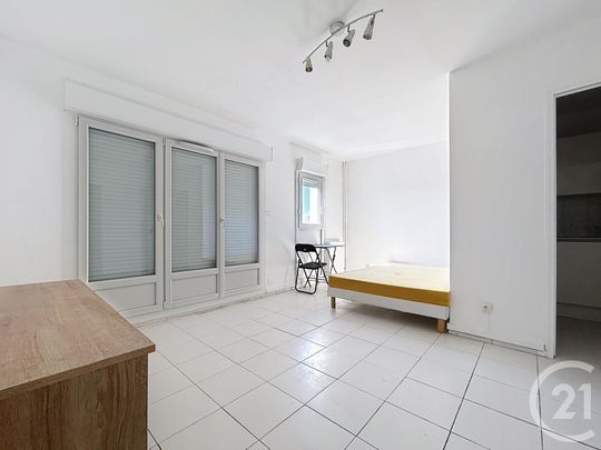 Location Appartement 1 pièce 26m² ST JULIEN LES VILLAS 10800 - Photo 1