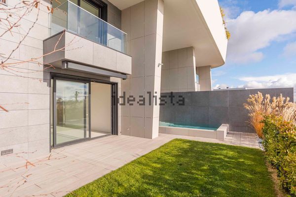 Alquiler de piso en Avenida de Luis García Cereceda - Photo 1