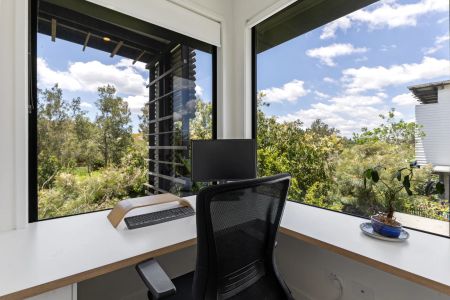 Elegant architecturally designed townhome with Kedron Brook views - Photo 2