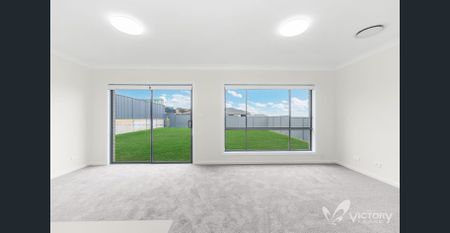 Double Storey 5-Bedroom House In Cobbity For Rent - Photo 2