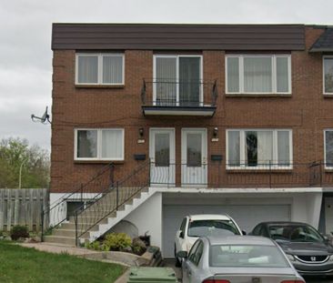 Spacieux appartement de 3 chambres sur deux niveaux, situé au rez-d... - Photo 3