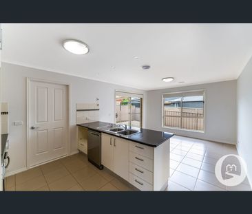 2/7 Rosewood Mews, Golden Square, Vic 3555 - Photo 4