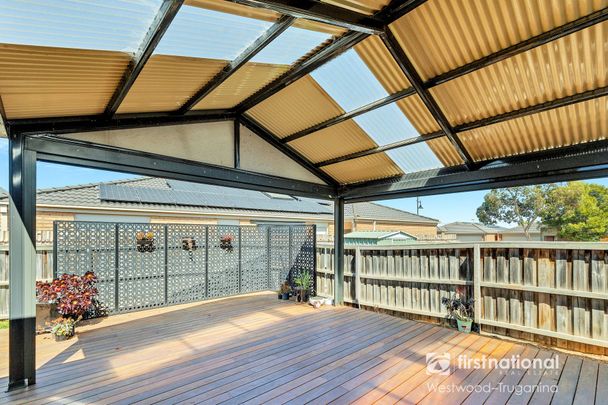 5 Riley Terrace, 3029, Tarneit Vic - Photo 1