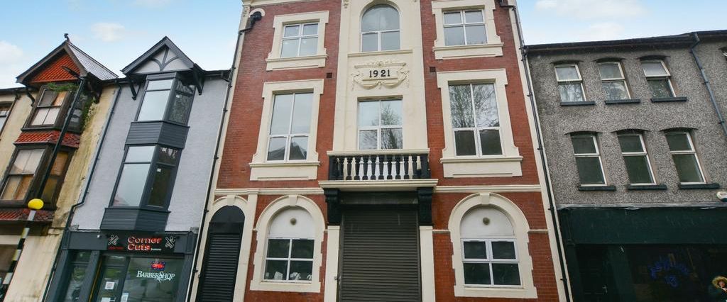 2 bedroom terraced house to rent - Photo 1