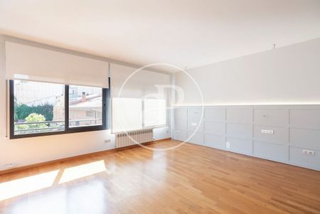 Luxury Flat for rent in Barcelona, Spain - Photo 4