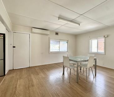 Recently Renovated Spacious Family Home in Prime Lidcombe Location! - Photo 1