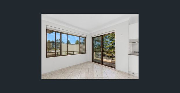 Beachside Breeze - Photo 1