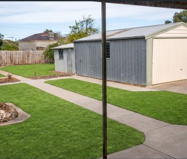 Spacious Family Home with 3 Bedrooms, 2 Bathrooms - Photo 4