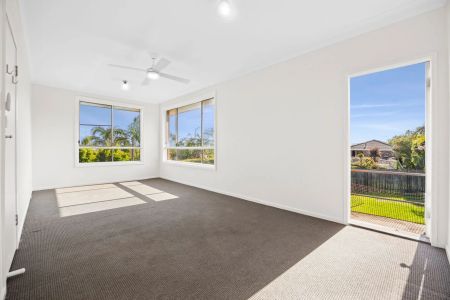 52 Griffin Road, North Curl Curl. - Photo 5