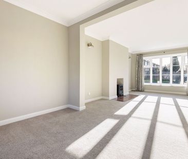 Court Close, Liphook - 3 bedrooms Property for lettings - Seymours - Photo 3