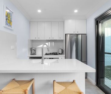 Charming 3 bedroom home 5 minute walk to Sydenham Metro/Train Stations - Photo 6