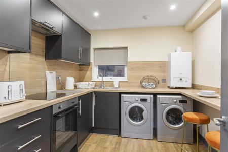 1 bedroom in a house share to rent - Photo 3