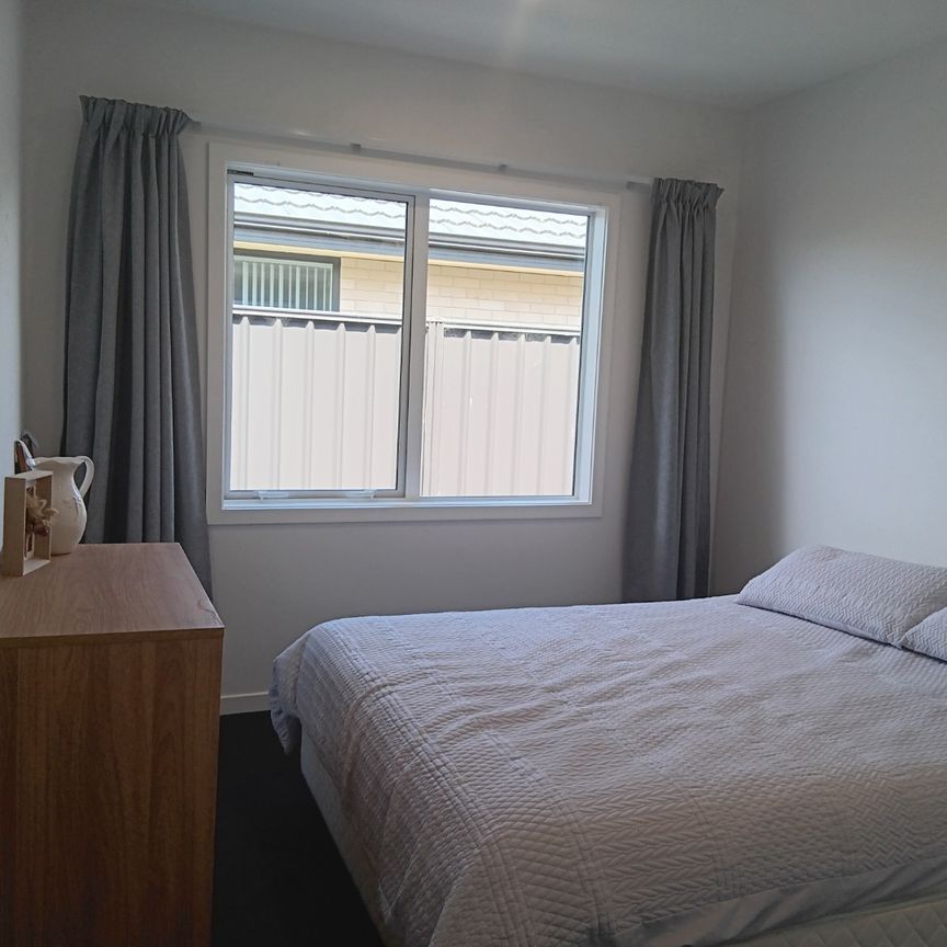 Meech Way, Frimley - Photo 1