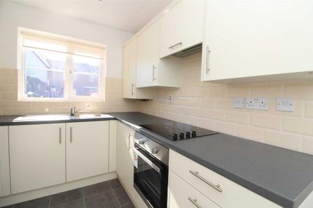 2 bedroom end of terrace house to rent - Photo 4