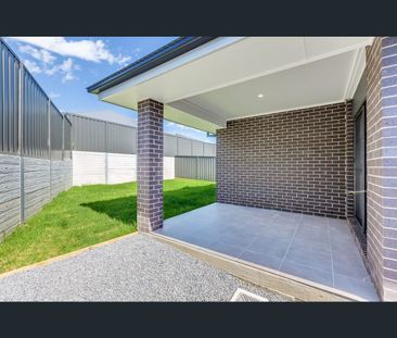 74 Hadfield Circuit, Cliftleigh, NSW 2321 - Photo 4