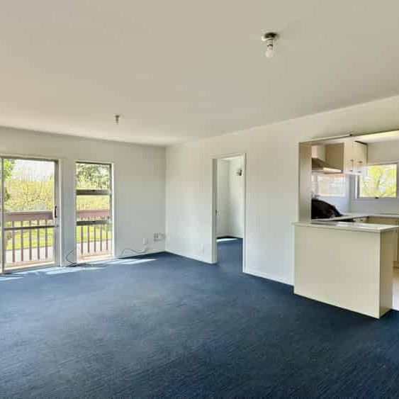 Spacious 7-Bedroom Family Home - Room for Everyone! - Photo 1